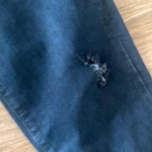 AGOLDE Dark skinny stretch distressed jeans size 26 mid rise. Busted knee - Picture 3 of 10